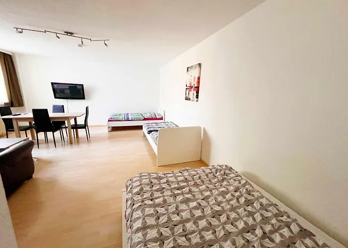 Lejlighed Praktisches Mit Flatscreen Tv Leverkusen